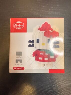 Hello kitty bricks Building blocks Toy winter clothes 491 pieces
